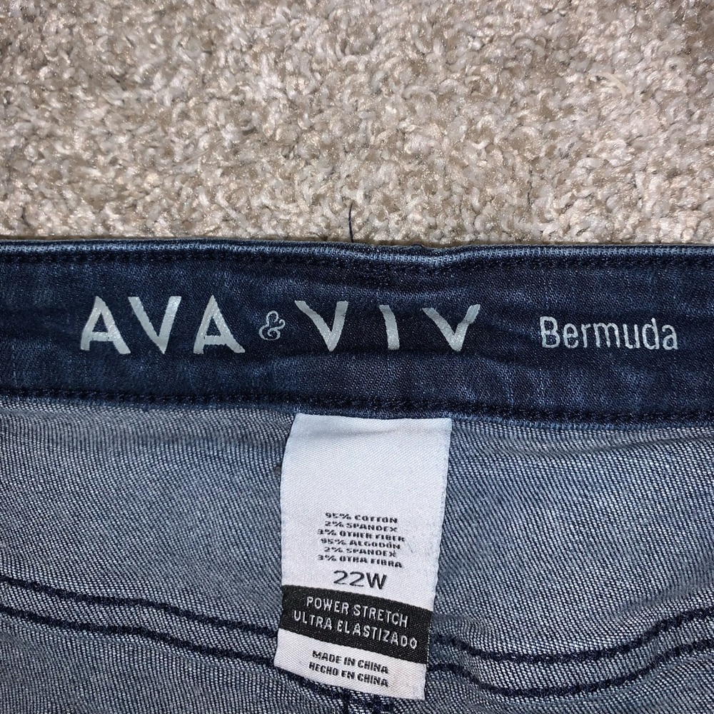 Ava & Viv Dark Blue Bermuda Jean shorts size 22W - Picture 7 of 10